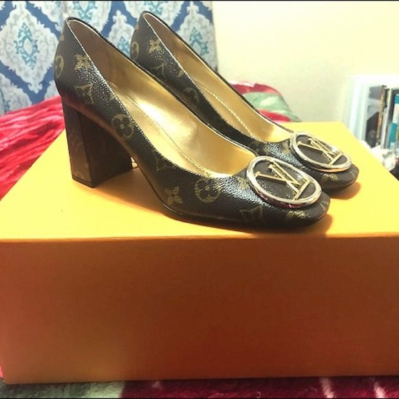 Louis Vuitton Pumps - Picture 1 of 5